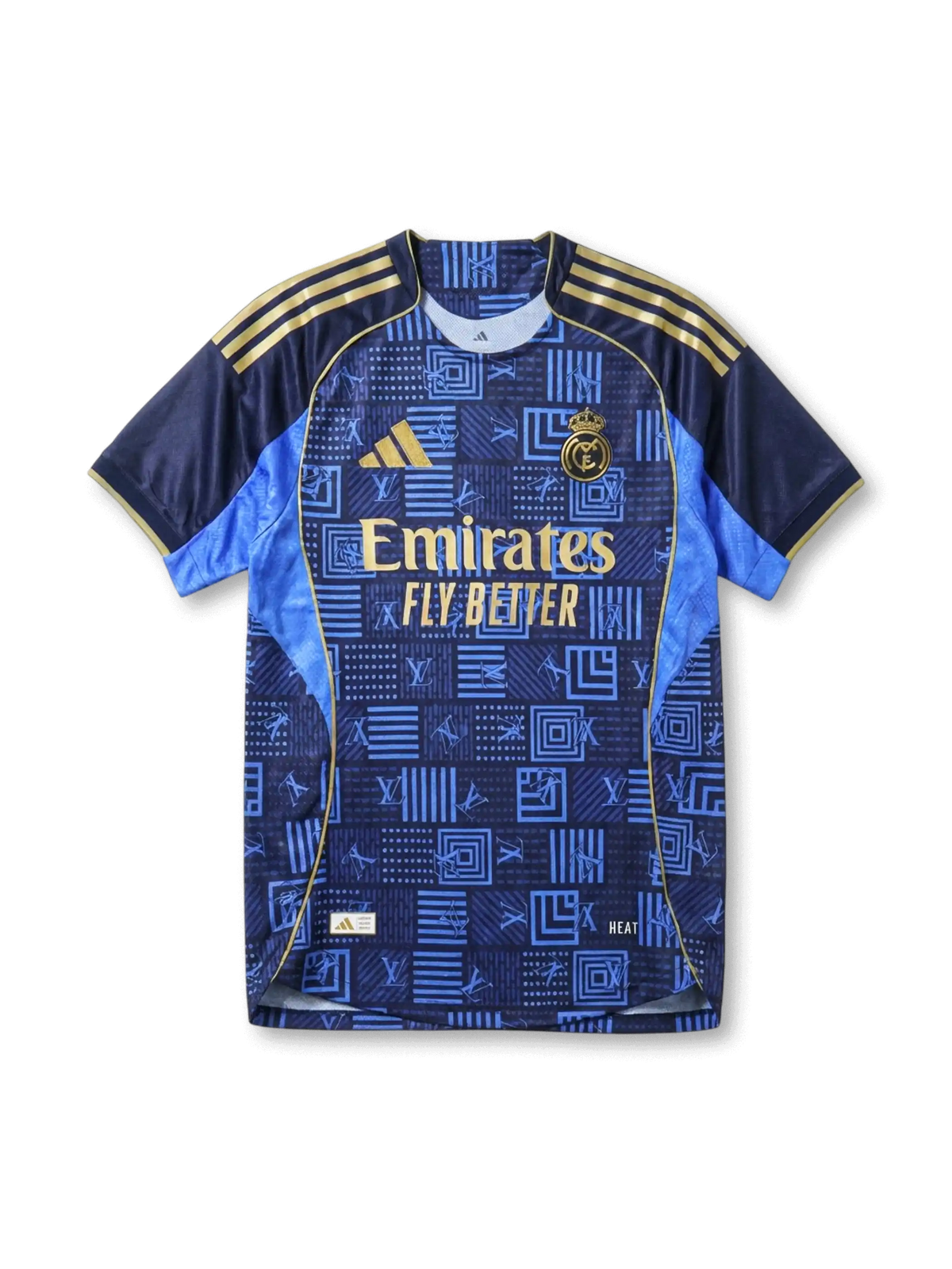 レアル・マドリード × Louis Vuitton × adidas アウェイジャージ コラボレーション 正面 — ネイビー×LVモノグラム全面、ゴールド3ストライプ、Emiratesロゴ、レアル・マドリードエンブレム