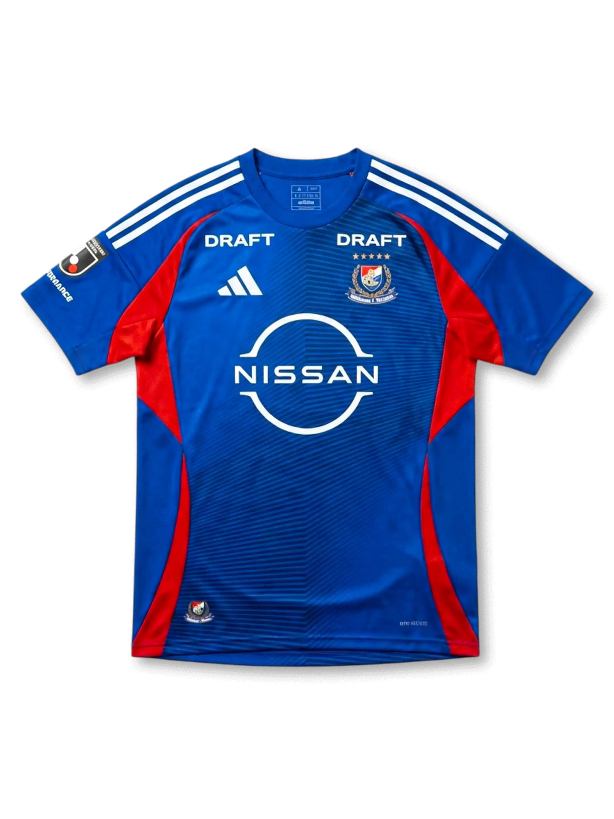 横浜F・マリノス 2026/27 ホームジャージ 前面 — ロイヤルブルー×赤サイドパネル×NISSANロゴ×四星エンブレム×Jリーグパッチ